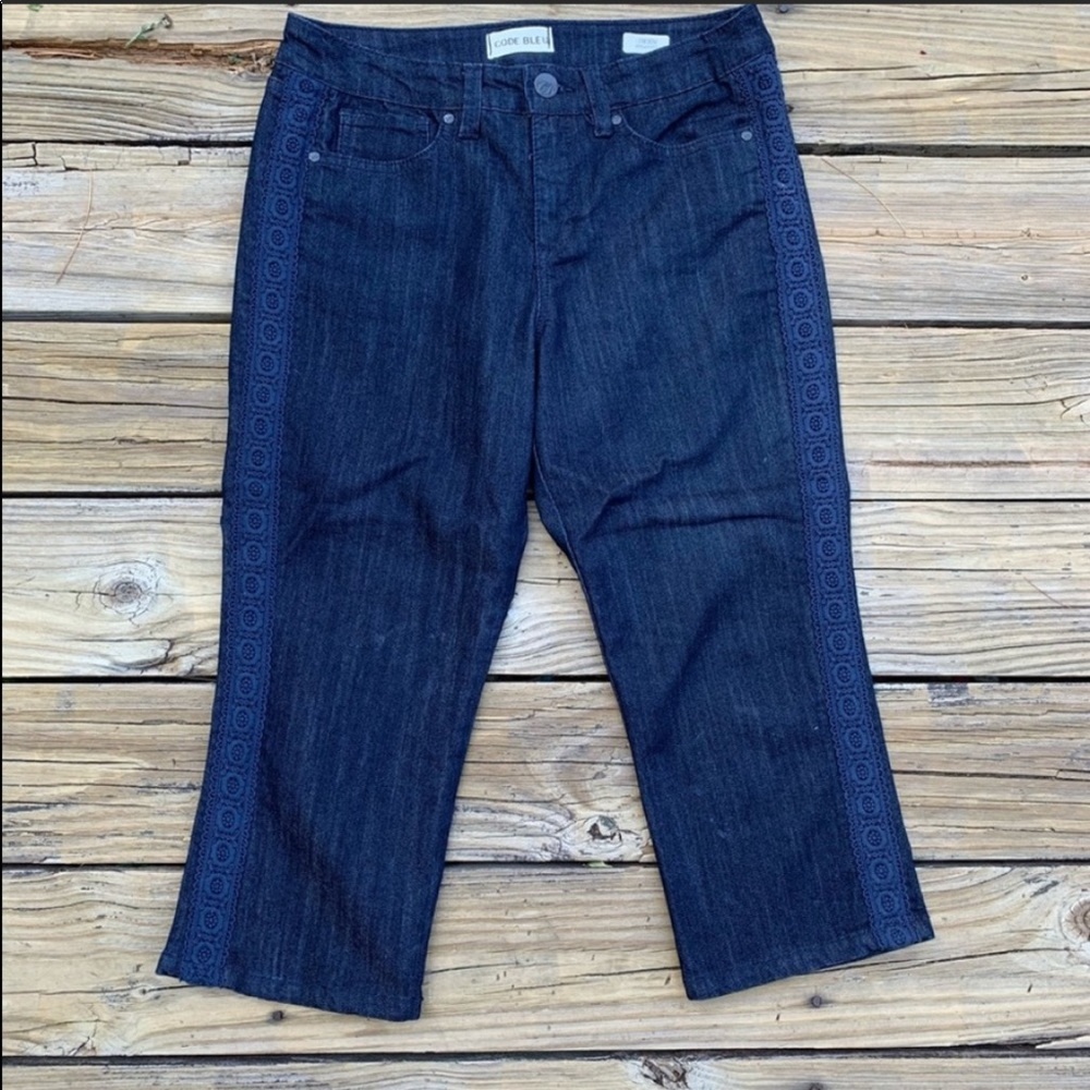 Code Bleu | Dark wash cropped Gwen Straight Jean 8